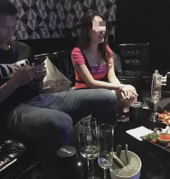 易建联又被曝出新合照！ ​​​