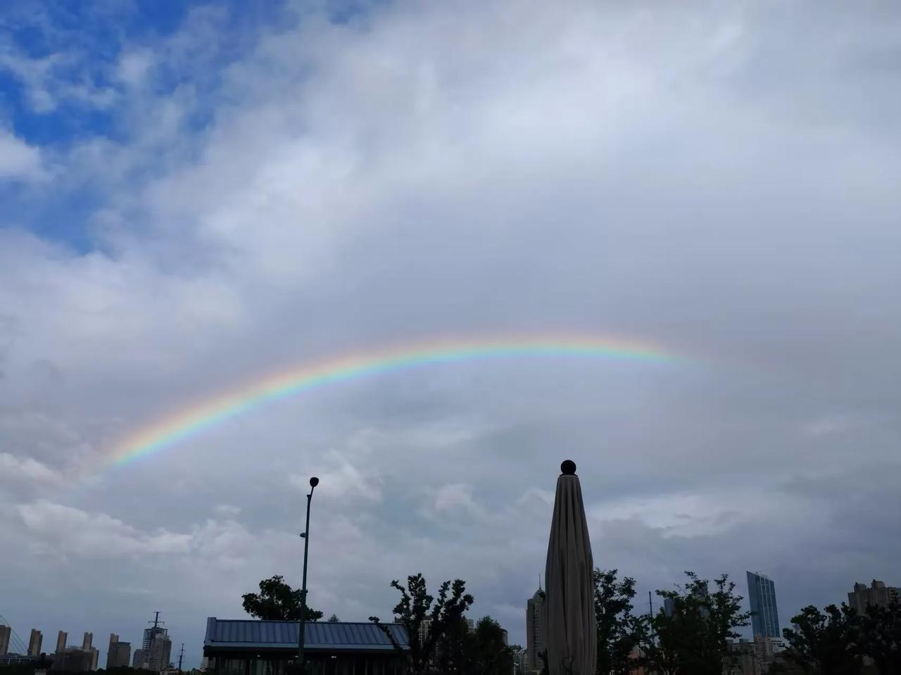 雨后彩虹.无锡惠山古镇。