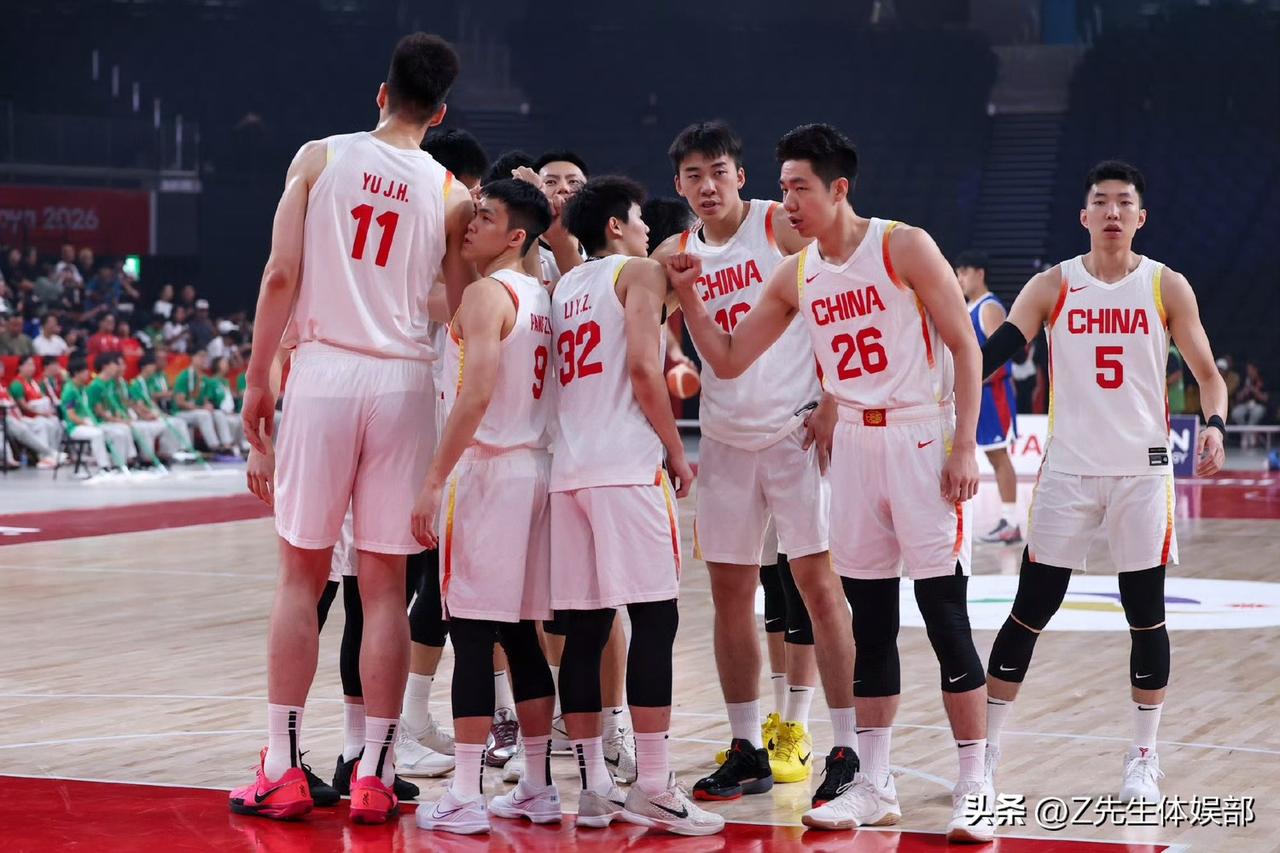 中国男篮小组赛横扫三个对手，全是大比分取胜，优势太过明显。但是还没有到最终夺金，