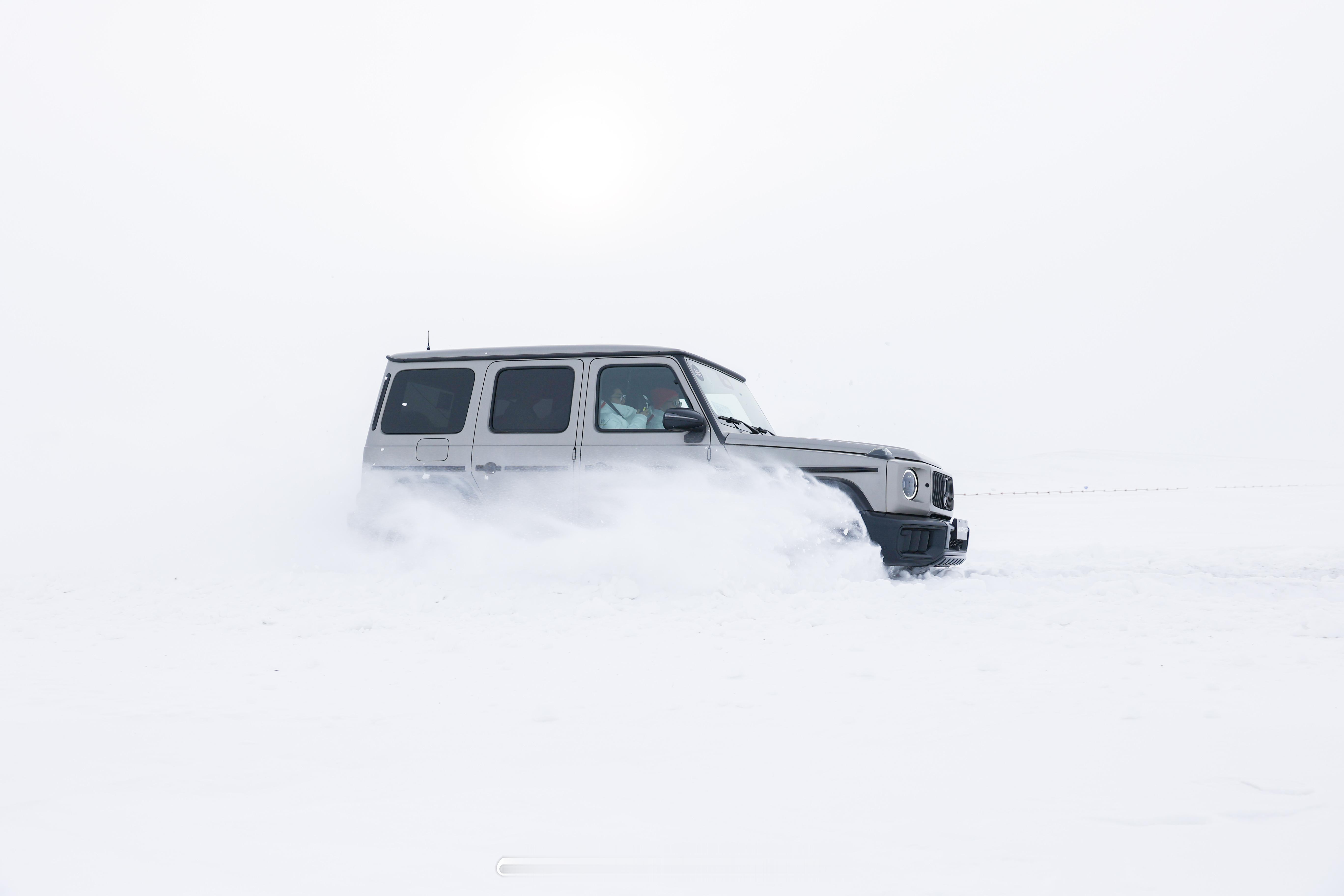 🫡报告车队：7号G63已完成冲刺，成功穿越雪原。 