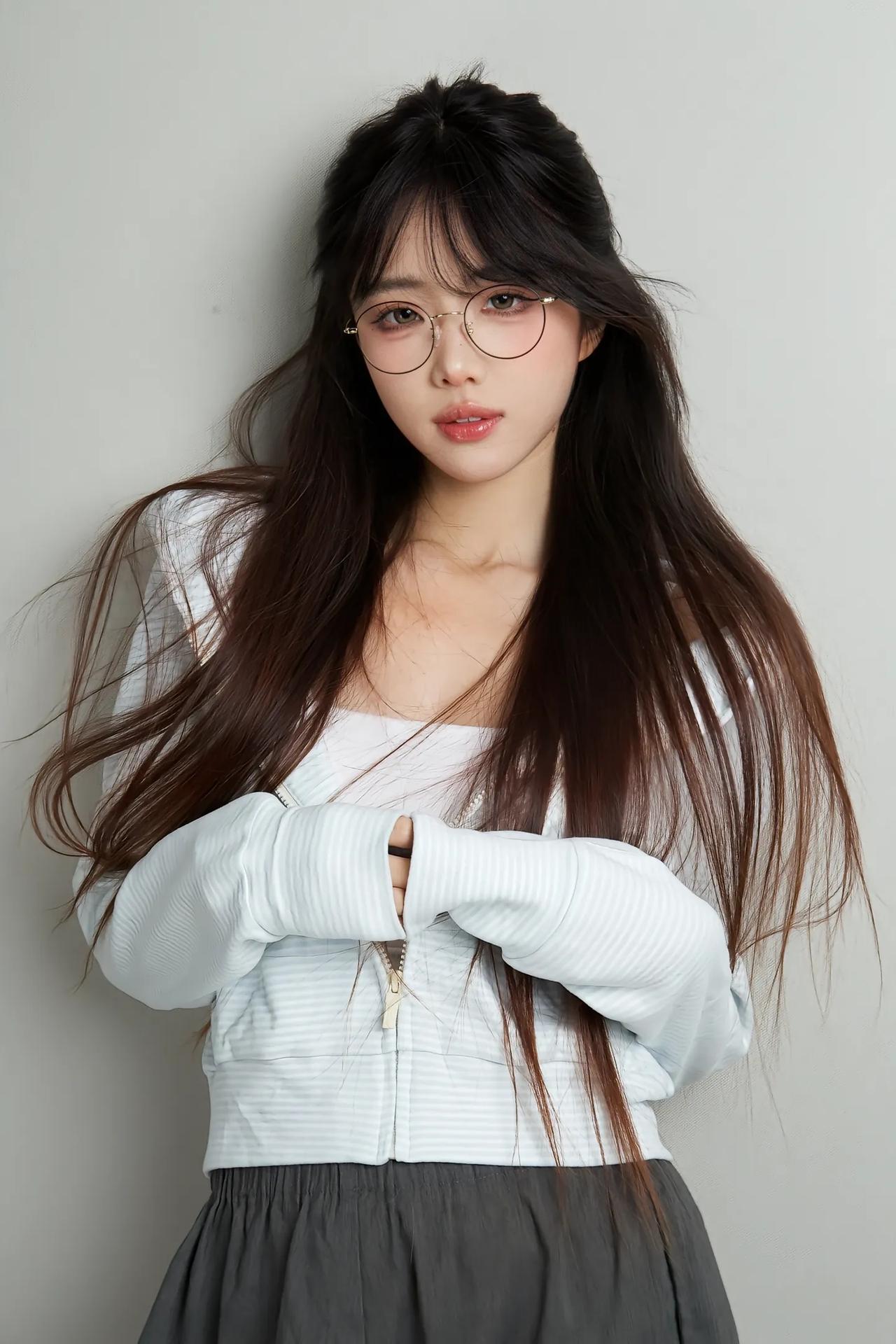 戴眼镜的我，是不是更像需要被你宠的小朋友？