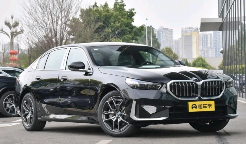 2026款宝马5系上市，36.8万起，增配降价宝子们，2026款宝马5系上市，3