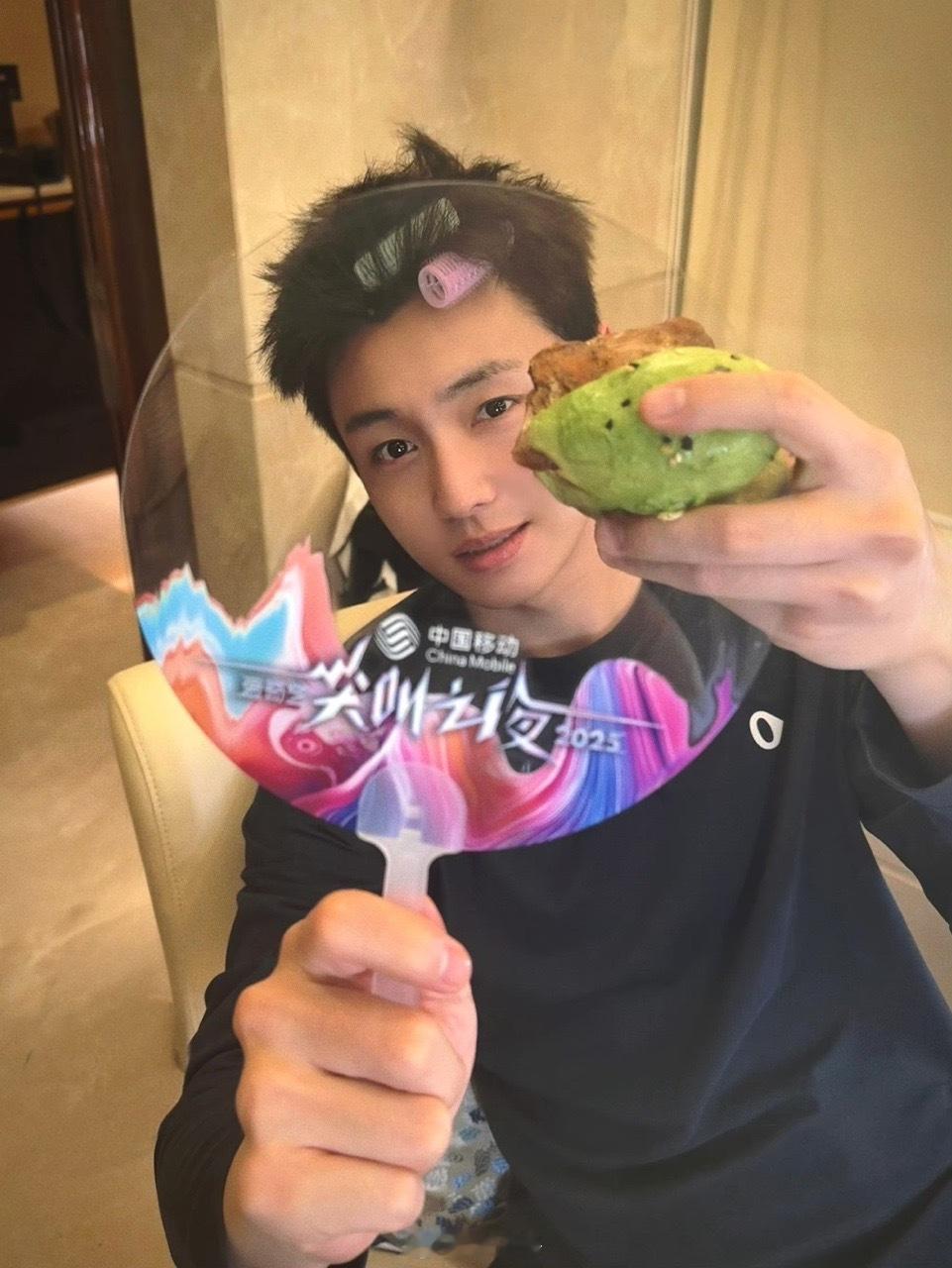 娱乐翟子路36小时之吃个开工餐翟子路尖叫之夜吃开工餐 翟子路36小时之吃个开工餐