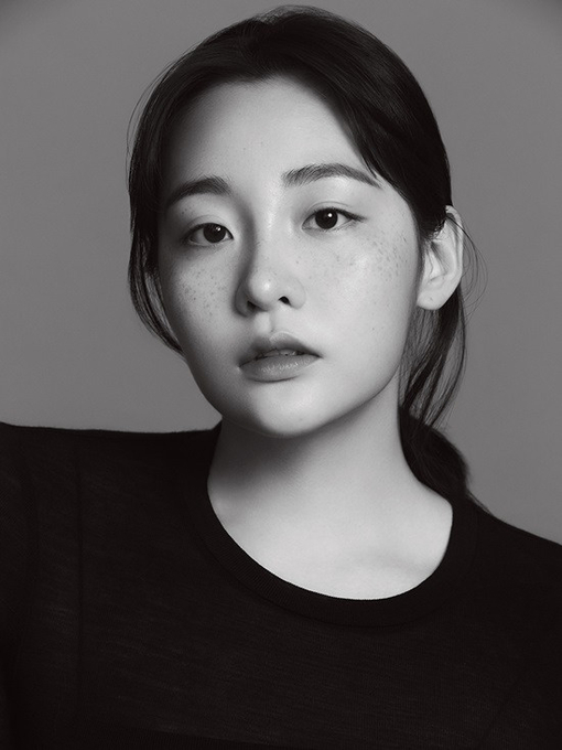 据报道金敏荷将出演 tvN 电视剧《泰丰商社》女主角与李俊昊搭档合作，取代琴赛璐