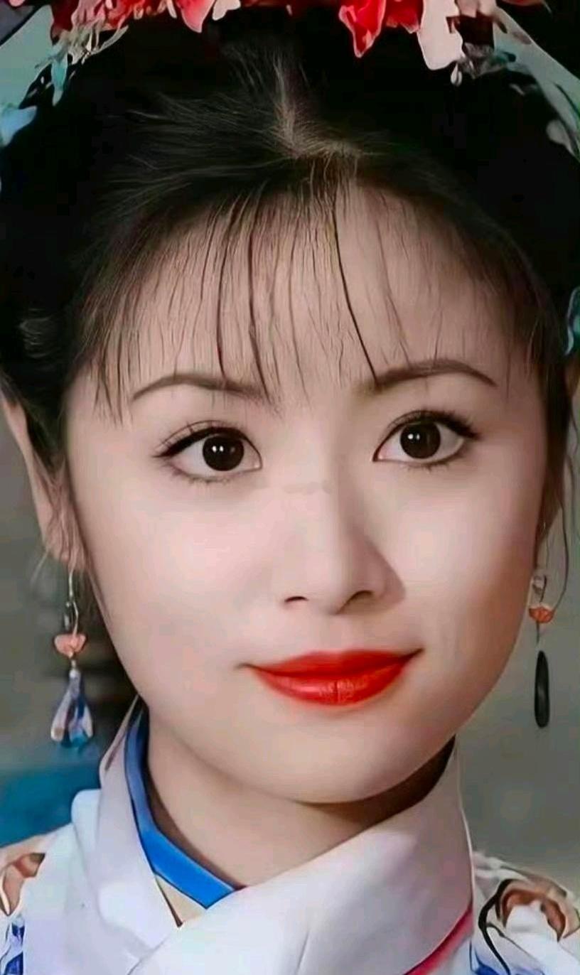 为什么第一部紫薇看起来没有第二部漂亮，明明都是林心如饰演的啊 