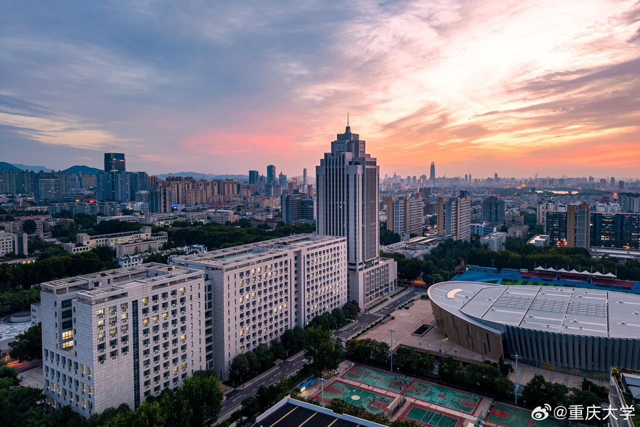 百廿四载，薪火相传，与时代同行；
立德树人，初心如磐，为家国育才。
为天下储人才
