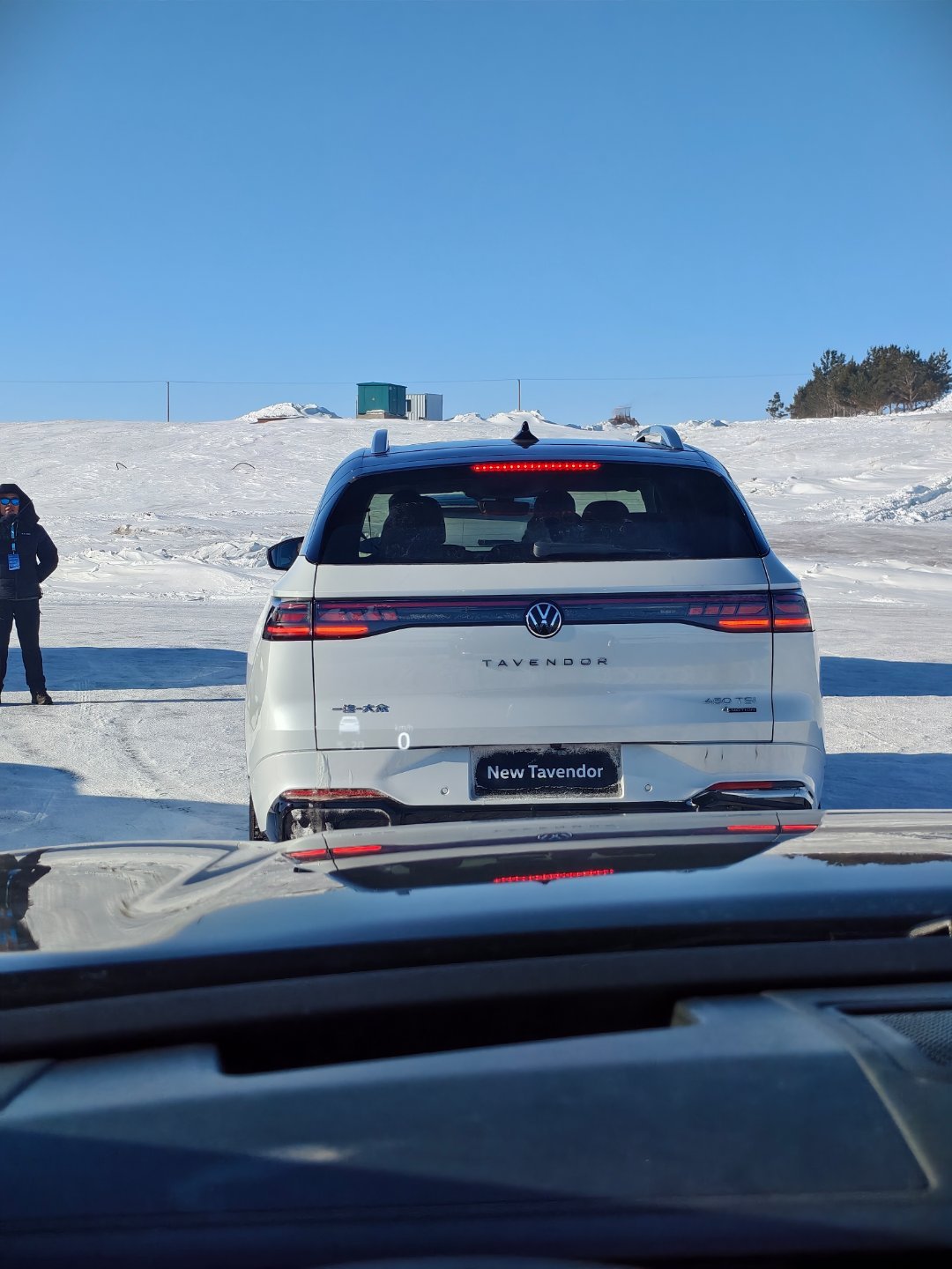 尼玛，一台家用suv，可以横着拉烟玩漂移这个老牌车企的车，是真有东西啊！大v聊车