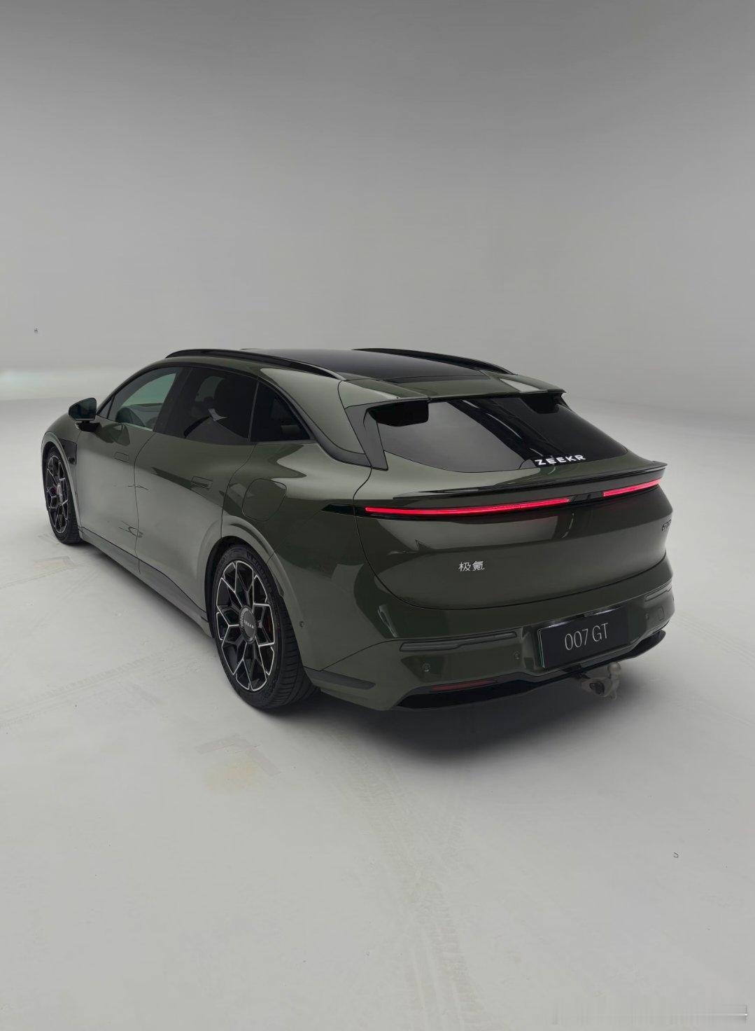 极氪的OTA升级总能带来惊喜。上次更新后，语音助手突然能理解“我饿了”这样模糊的