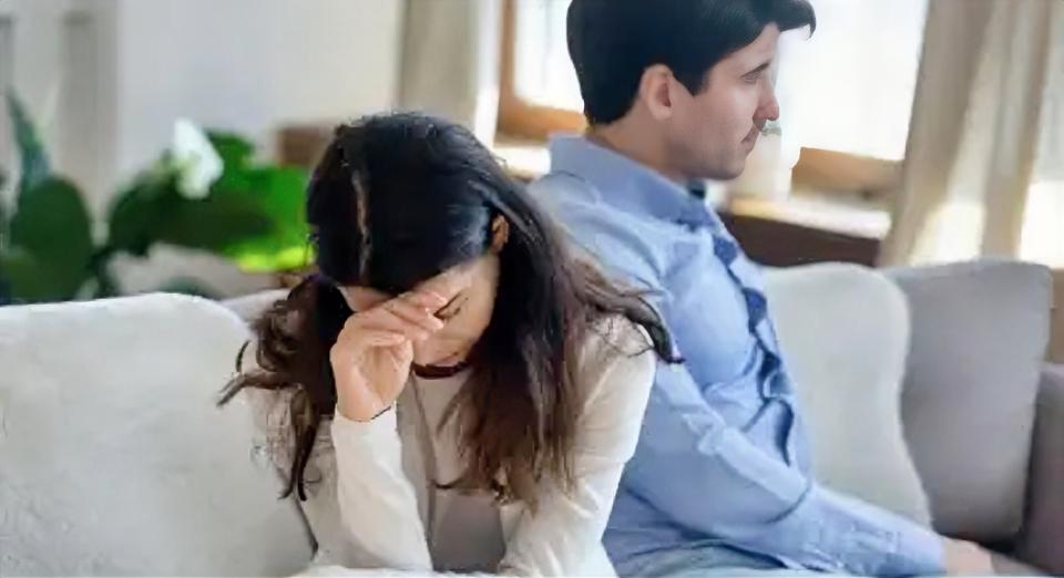 回避型伴侣的伤害到底有多大？

心理学研究早就证实了，长期处在单向付出，得不到情