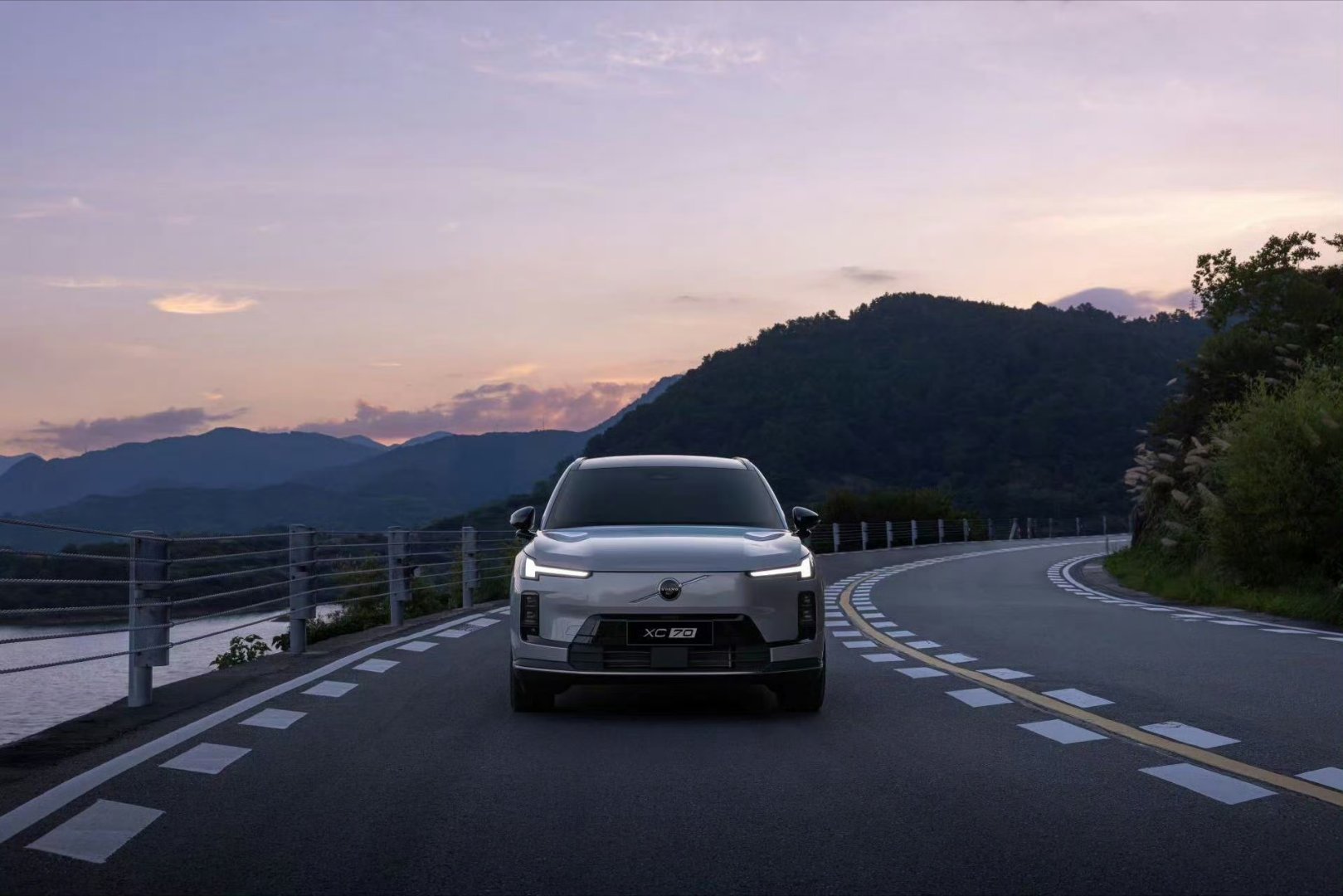 兄弟们，换新车卖旧车！当年沃尔沃XC60 36万落地，带车衣，安全行驶六年多，1