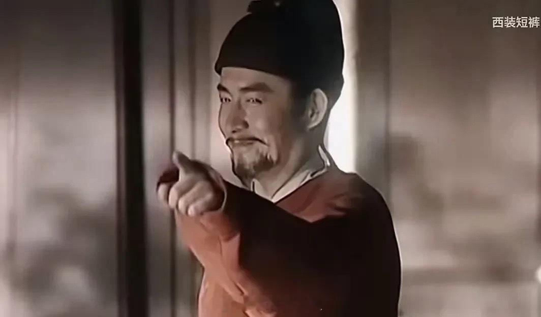 等不到中午收盘了，三大指数横盘震荡，横住不再大幅下跌，行情才有反转的可能性。目前