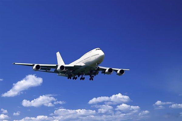 据第一财经和彭博社报道，波音在6月14日，向中方航空公司交付了一架全新波音787