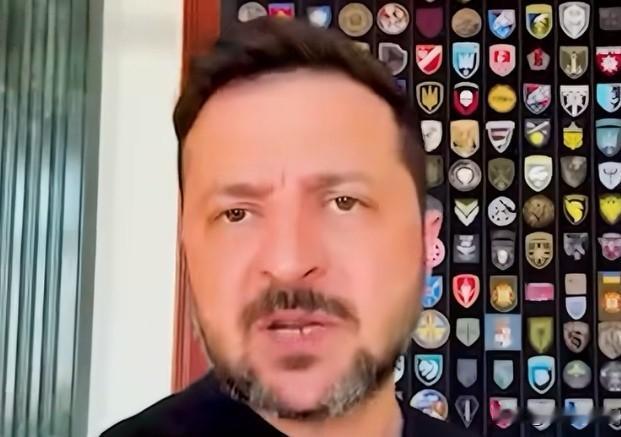 泽连斯基现在每袭俄一次，就要发个视频亲自解说一番。

乌军袭击莫斯科后，泽连斯基