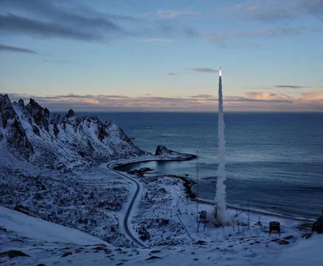 欧洲民间企业成功试射极音速导弹 突破三百公里六倍音速测试

《国防新闻》网站10