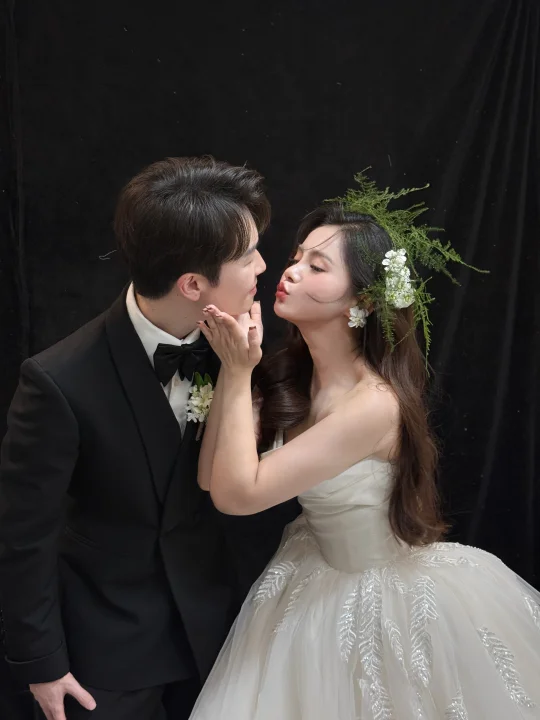 谁懂碰到爱拍花絮的婚纱团队的救赎感！