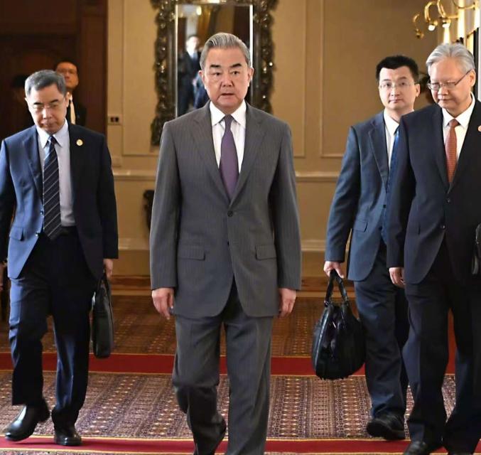 *6月22日，伊朗答应了。在新德里，王毅会见了伊朗最高国家安全委员会副秘书内扎米