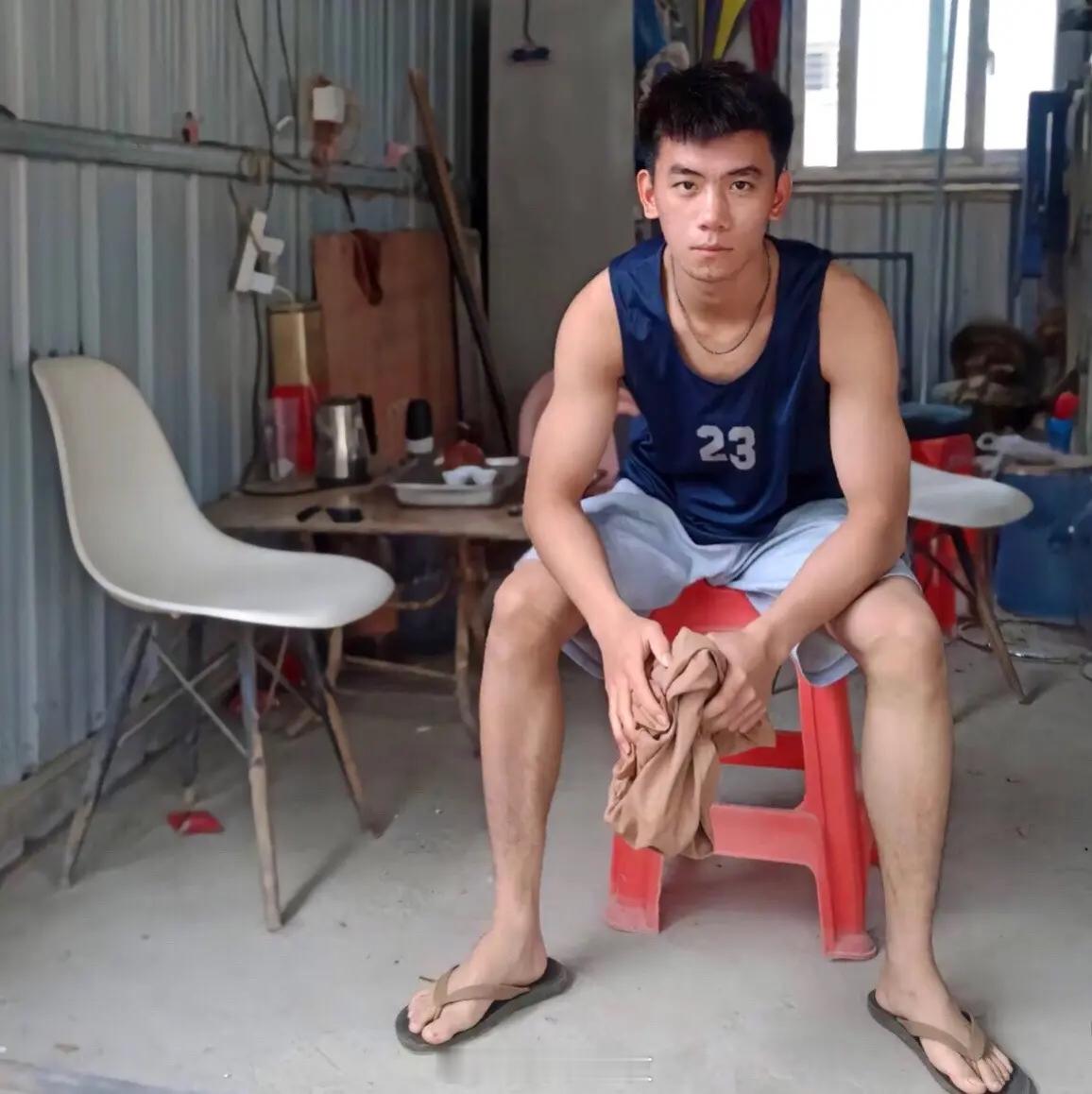 长得像吴磊[舔屏][舔屏][舔屏] 