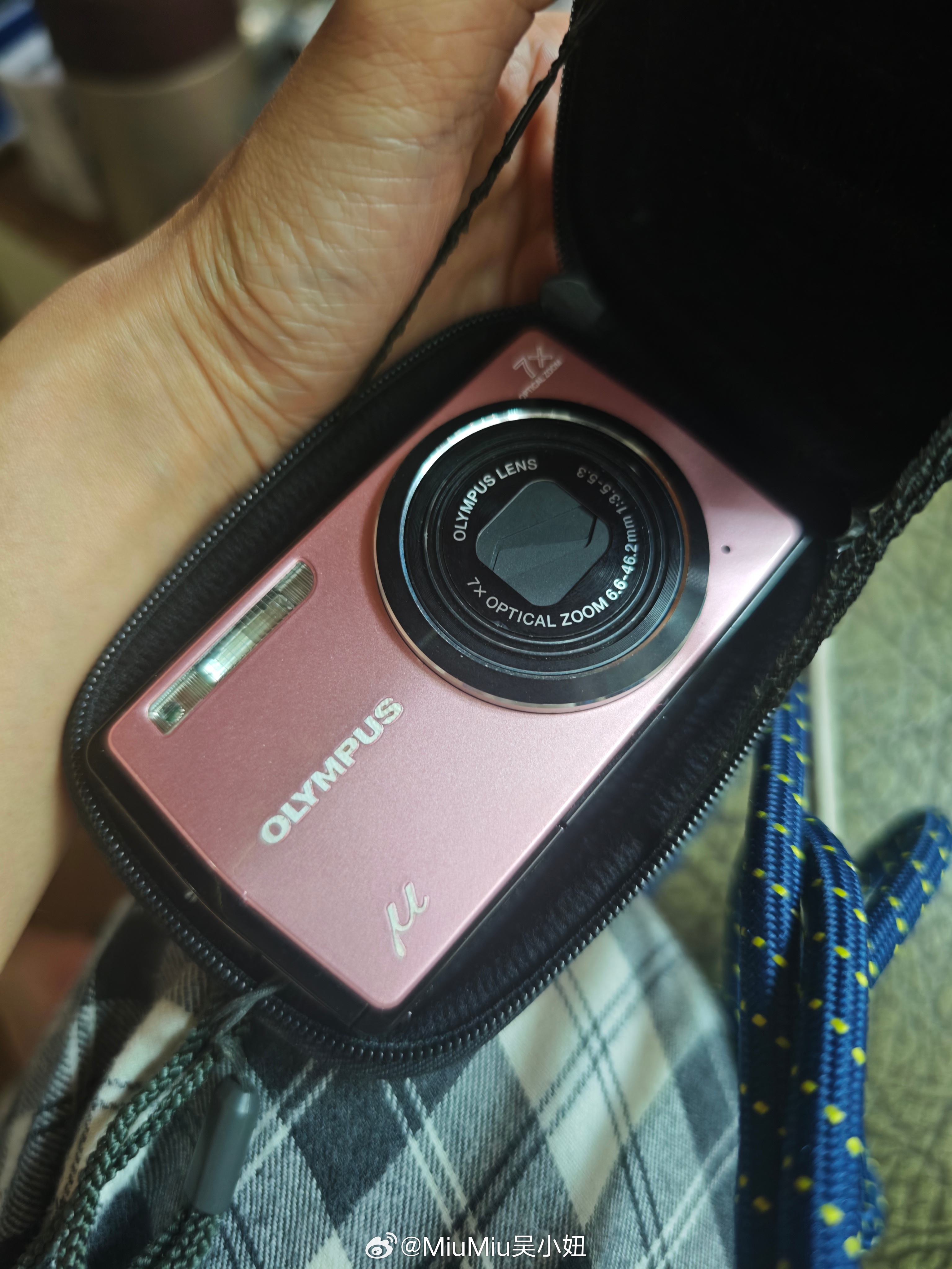 家里翻出来这个，我初中的时候买的卡片相机！是不是现在又重新复古流行的什么CCD啊