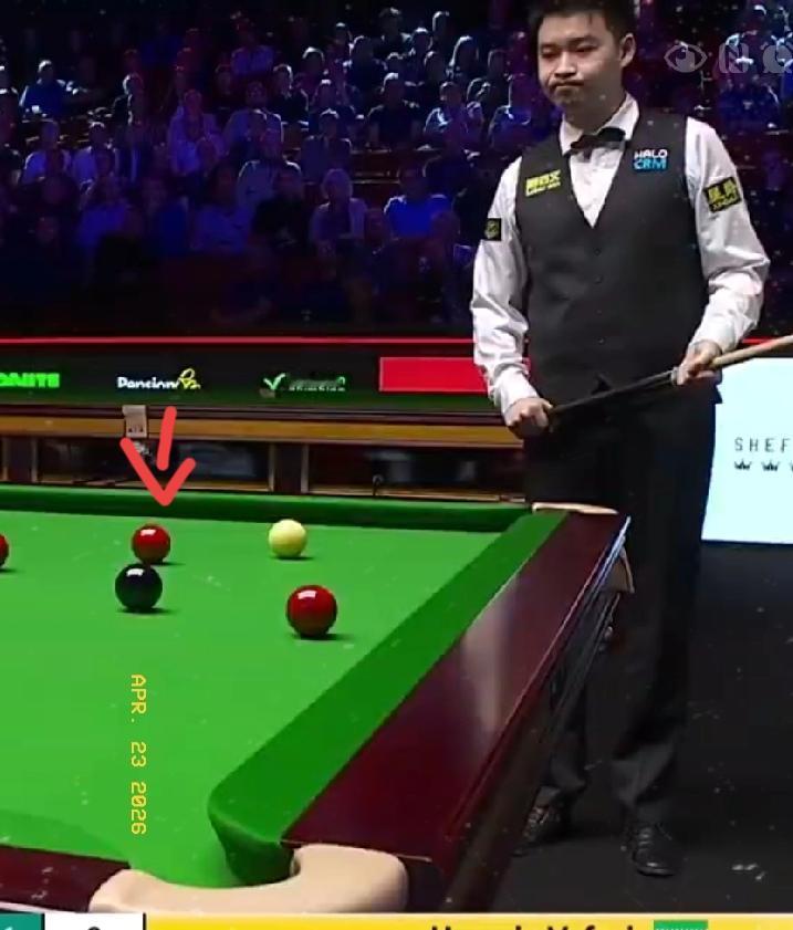 昨晚最致命的一杆是中场休息归来第5局，先上手进攻拿20分（图1），母球走位差，强