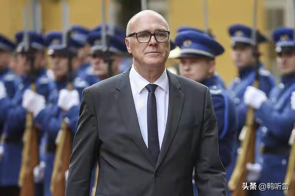 终于说人话了？瑞士联邦委员兼国防、民防和体育部长马丁·普菲斯特表态:美国和以色列