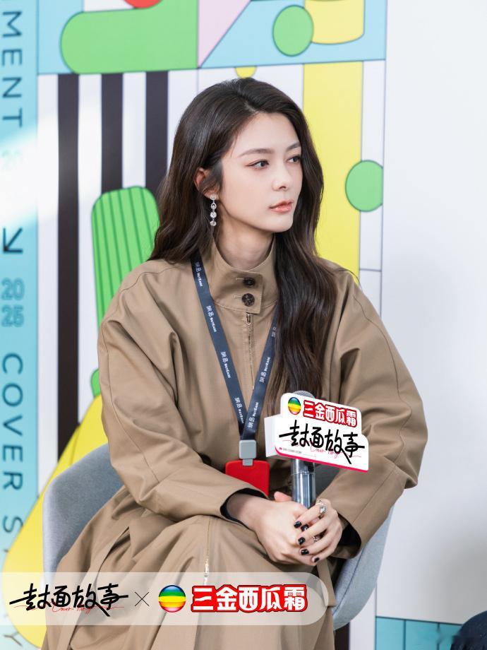 傅菁网易扫楼 傅菁扫楼花絮图来啦~唱跳演戏俱佳喜提网易工卡，现场分享演戏生涯特别