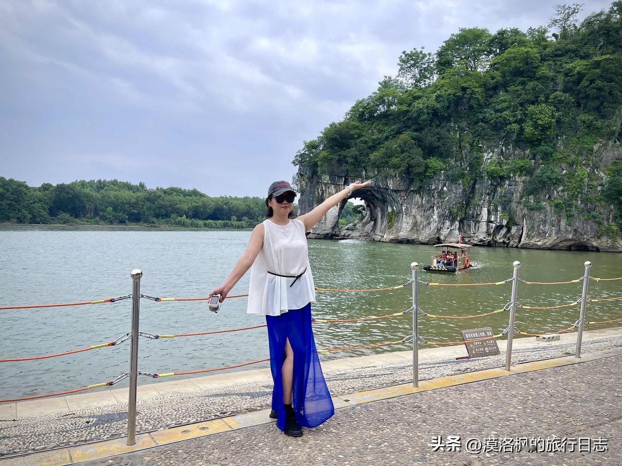 在桂林的一天，走了12780步，沿两江四湖漓江景区转了一个圈回到酒店，基本上算打