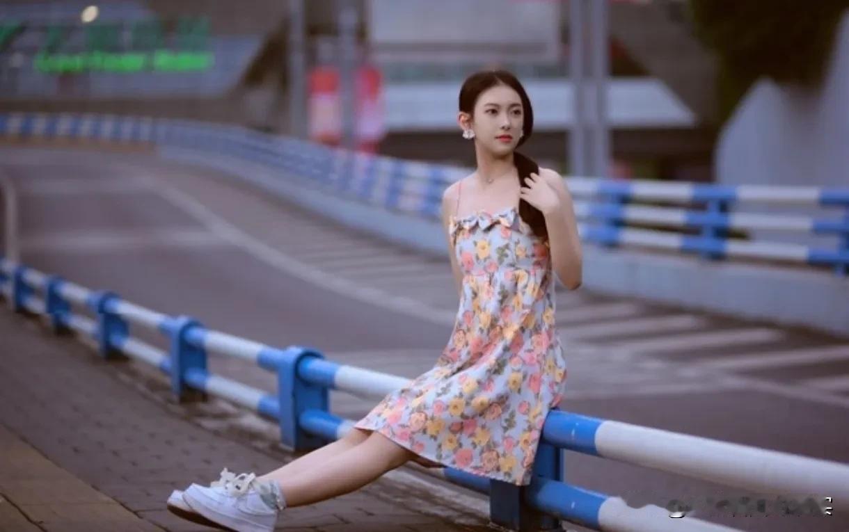 大龄剩女：她们为何不愿结婚？
随着社会的发展，现代女性的地位不断提升，她们在职场