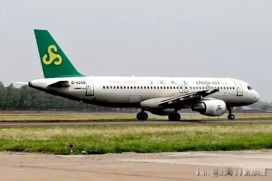 春秋航空：低成本铸就的航空“逆袭者”
 
在疫情过后航空业普遍深陷亏损泥沼的大环