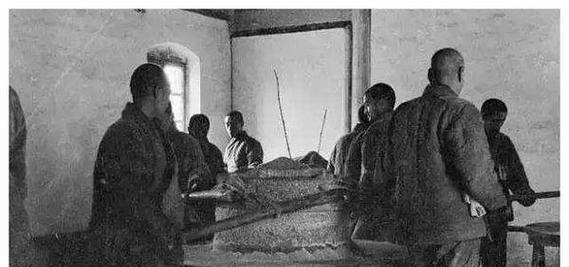 1949年，荆门战役中，国军军长被包围，可他却放弃了突围的机会，部下不理解，他解