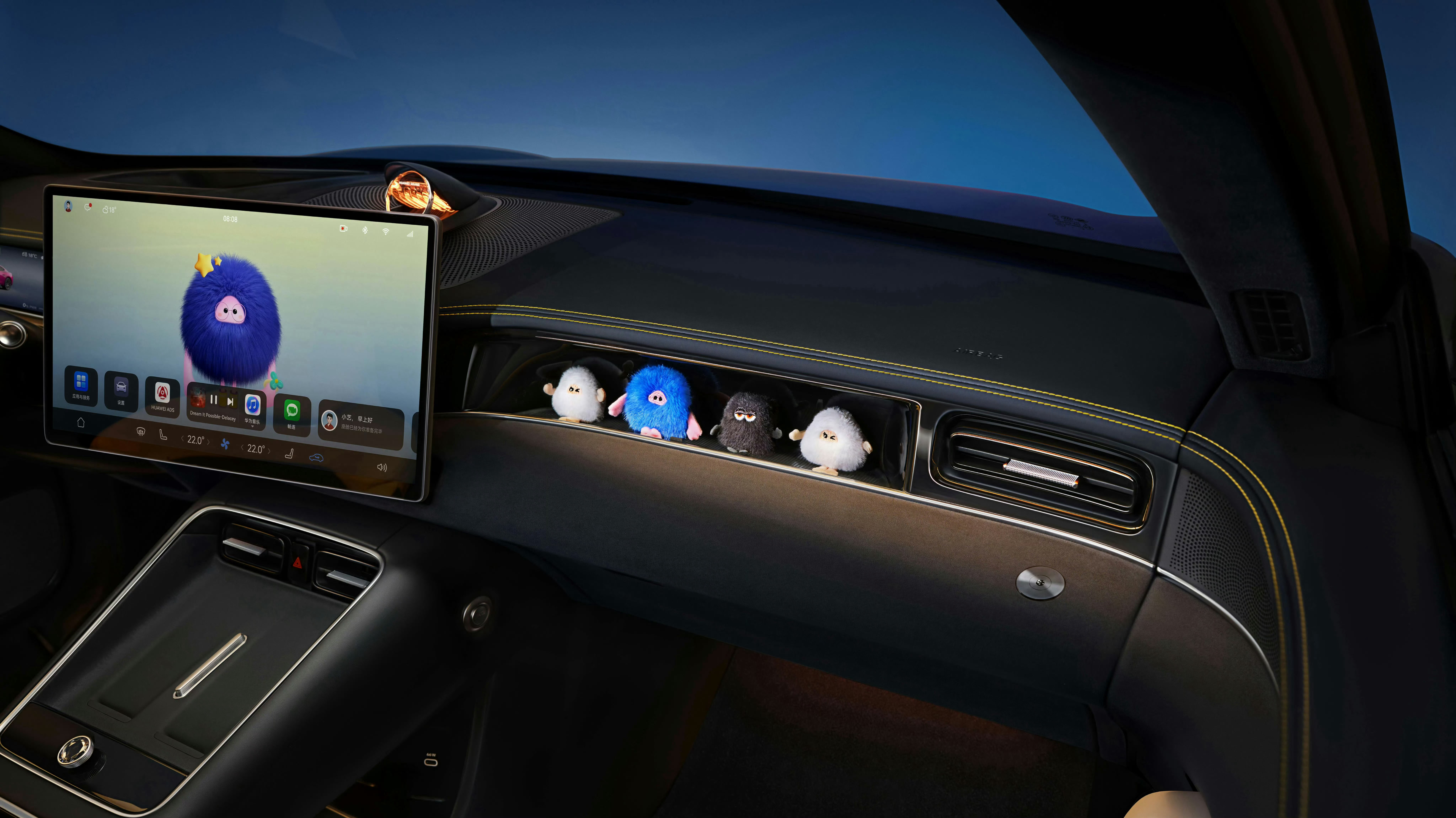 我感觉副驾前面的这个橱窗里面，我甚至可以养点多肉考虑到夏天车子里面会热，有点热带