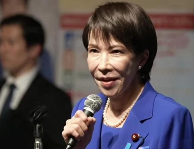 就在昨天，日本首相和外长又突然表态！

据日本共同社报道，日本首相高市早苗12月