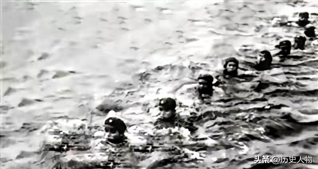 1965年9月29日，驻琼某部九名战士开展武装泅渡琼州海峡任务。每人携带手枪、弹