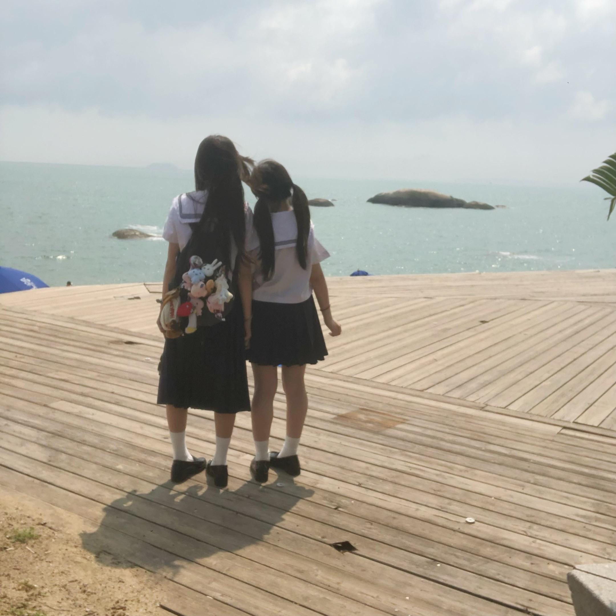 一起去看海吧。