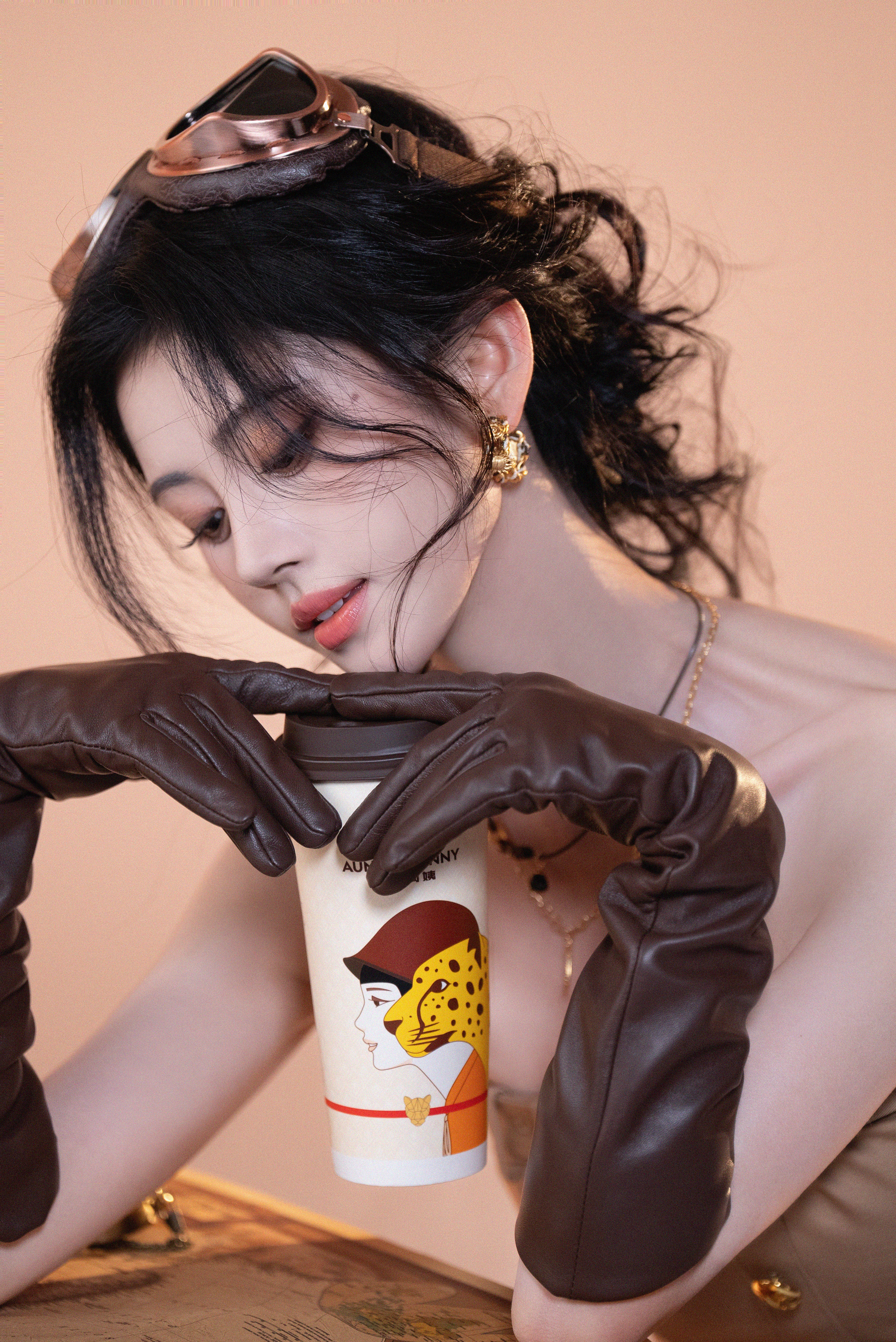 鞠婧祎魅影翩跹鞠婧祎  在复制粘贴的时代，你是手写的诗