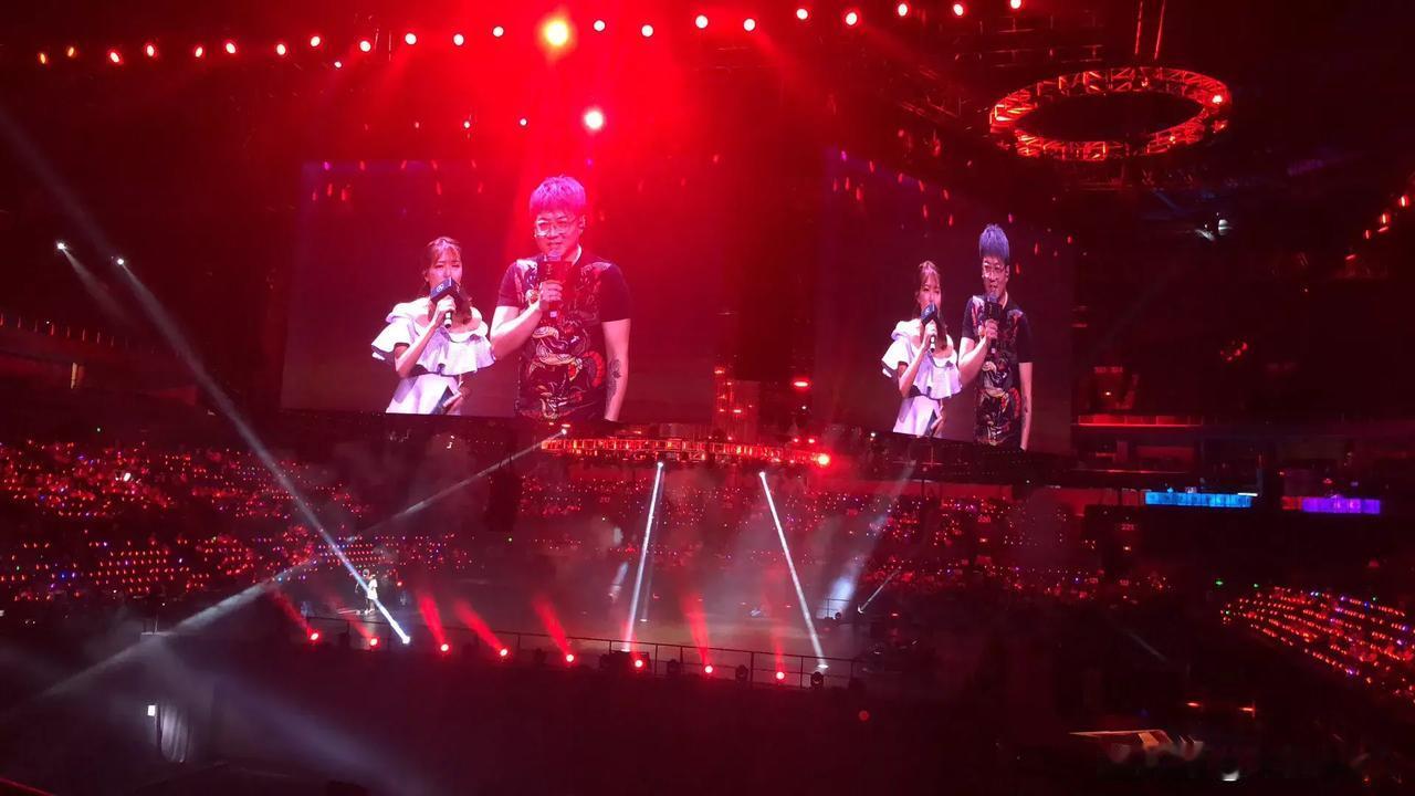 开始了，开始了，你们在看吗？