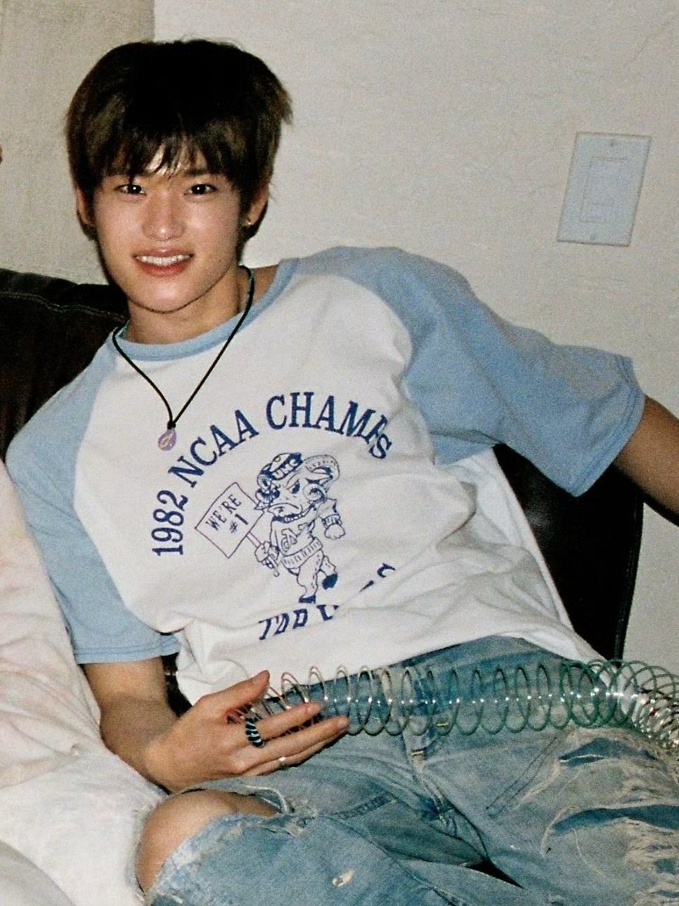 想等等看他回宿舍洗漱过后会不会发泡泡，但是现在已经困了😪我怕我等着等着就睡着了