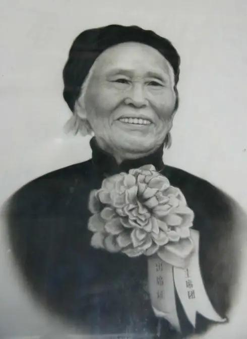 她只是一个地主婆，儿子却被毛主席称为“大王”，孙子还是中国的“核潜艇之父”！
 