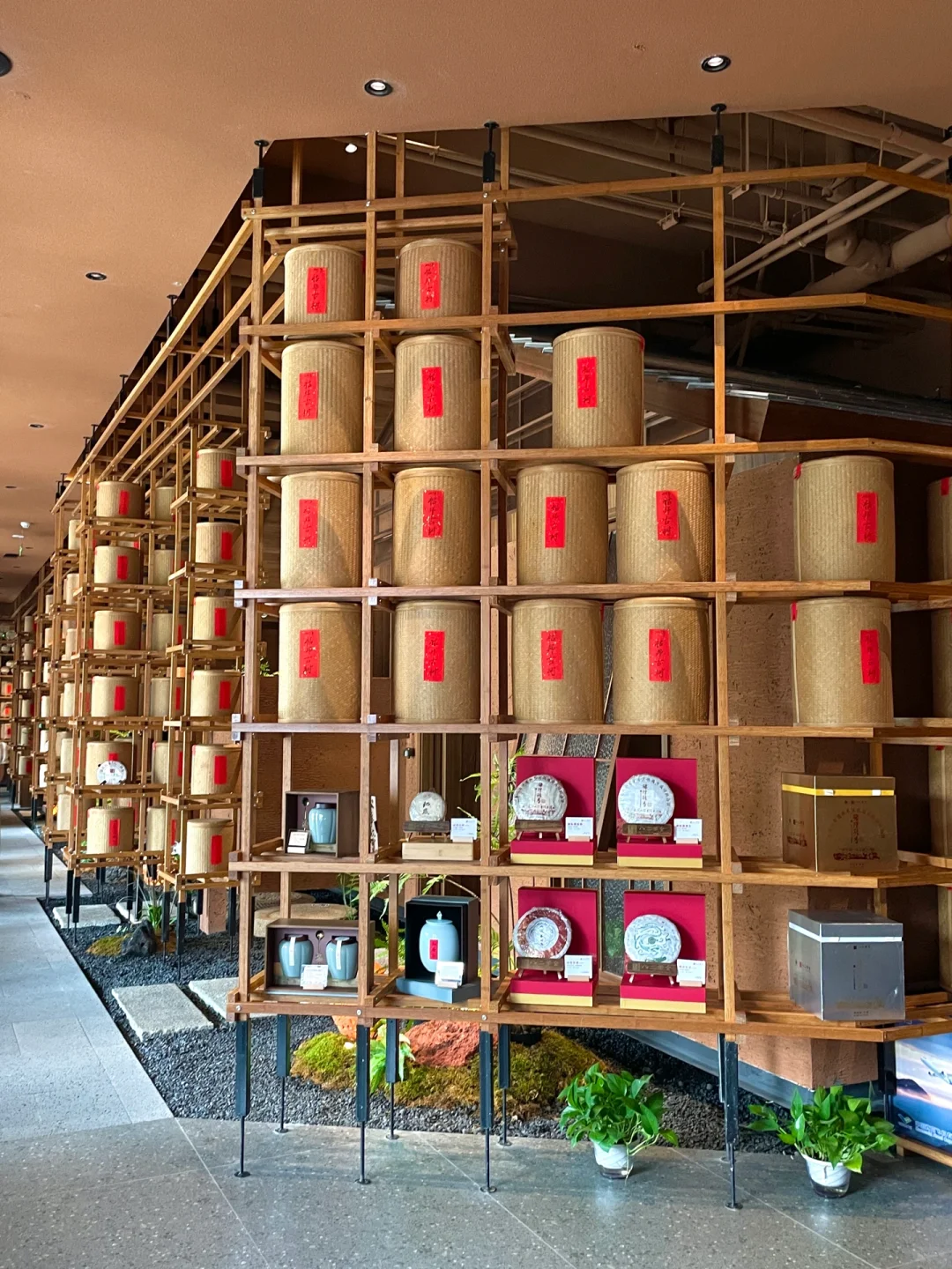 卧卧卧。。。麦记牛奶公司开来国芳啦！！！