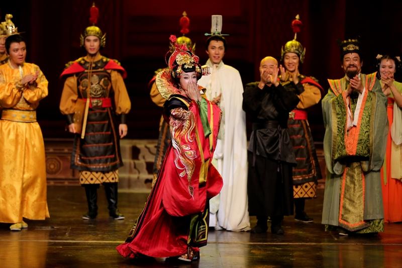 刘晓庆75岁了还在打拼你怎么看 刘晓庆75岁还在打拼，这事儿真是让人五味杂陈。有