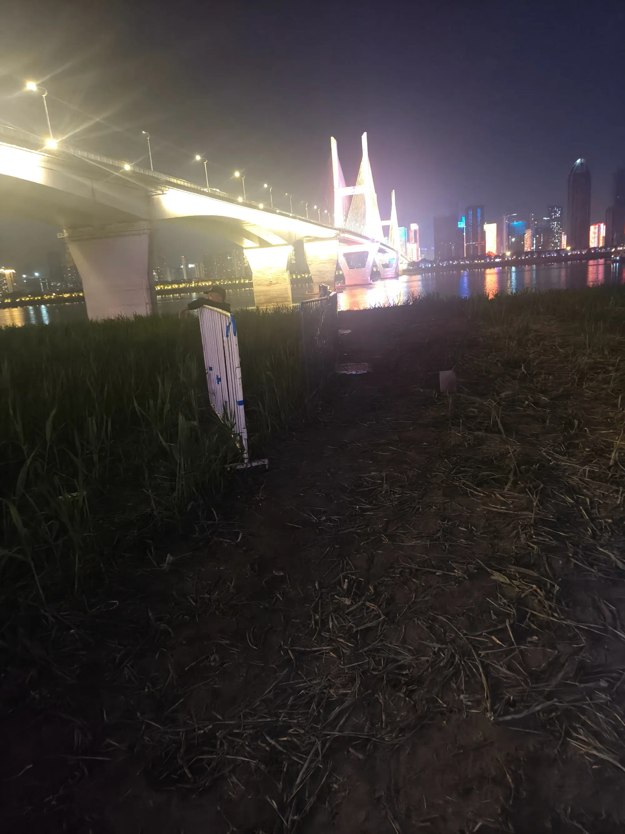 这就是正能量，无论音乐节还是线下应援，走到哪里都是干干净净！周深就是最好的榜样！