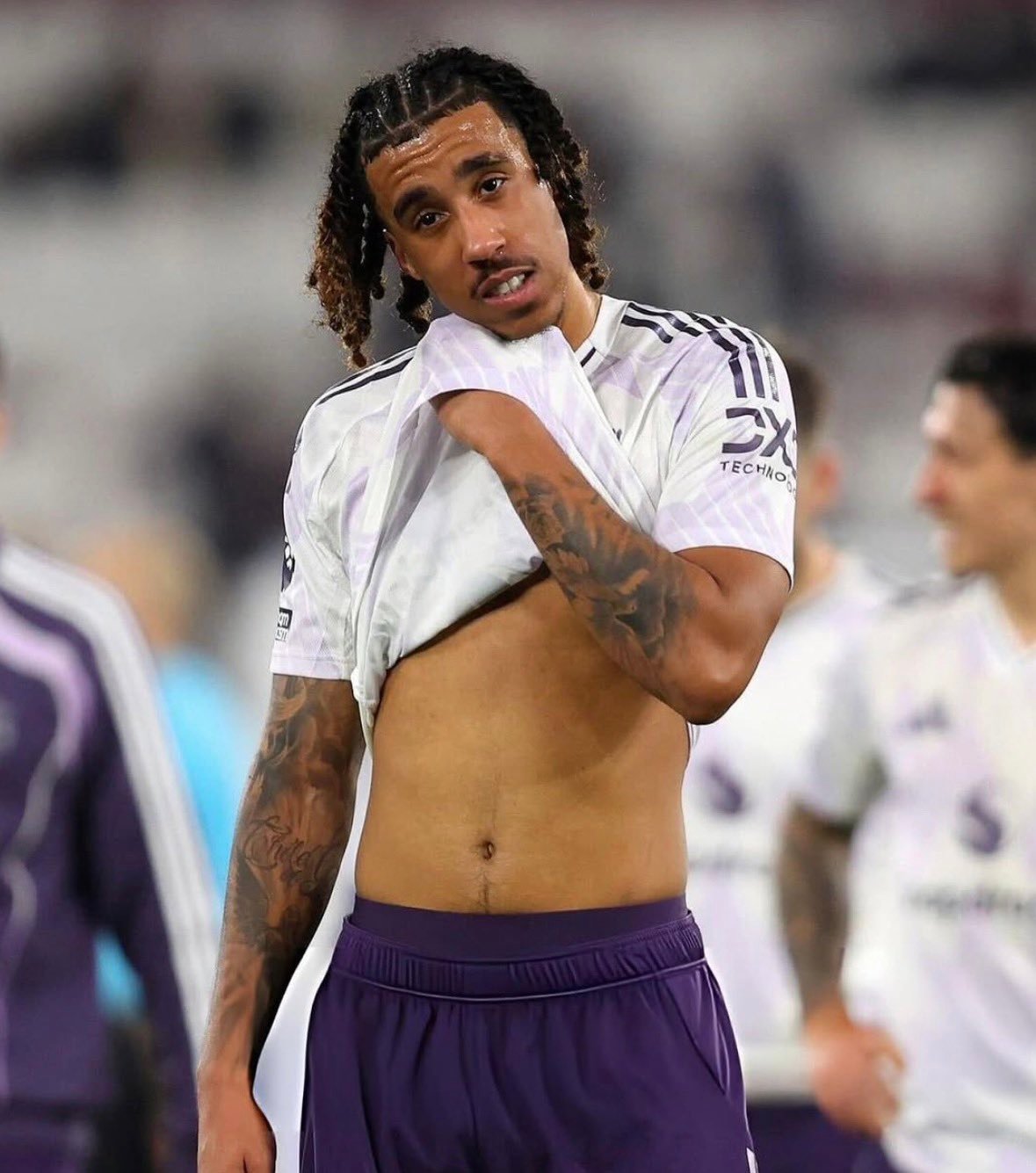 斯科尔斯解释他为何会出售多尔古和约罗：关于多尔古：他是作为边翼卫引进的。他其实没