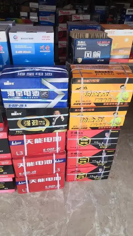 潢川人民医院附近道路救援.拖车补胎搭电。汽车脱困：车辆陷车、泥巴路打滑、水沟、沙