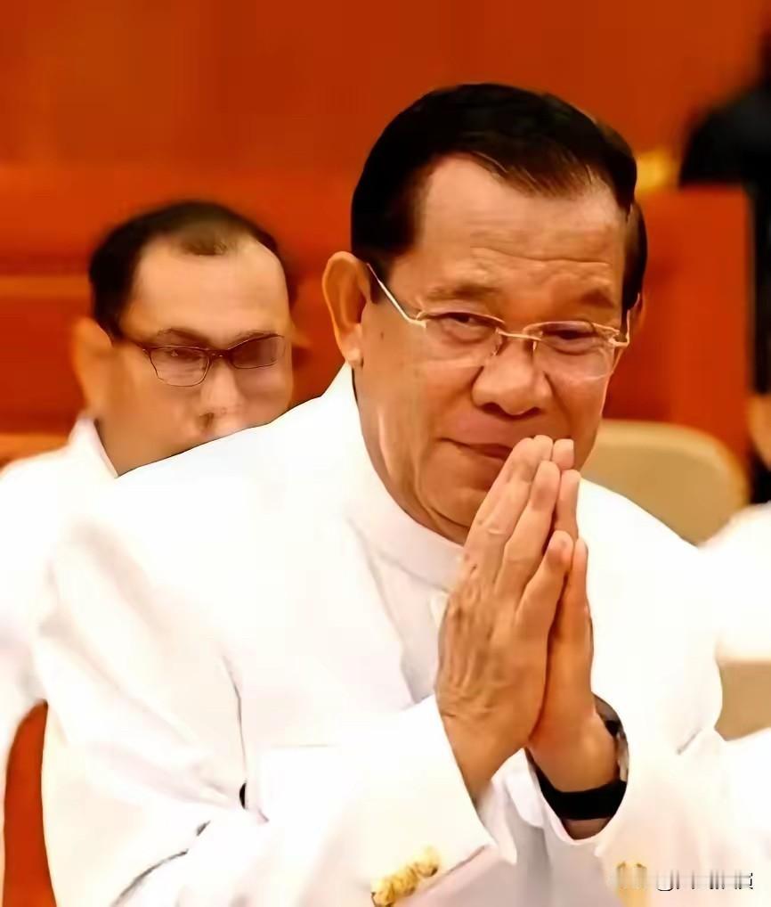 洪森估计怎么也想不通，他亲手把一个大国扶起来的柬埔寨，交给了自己最看好的儿子洪玛