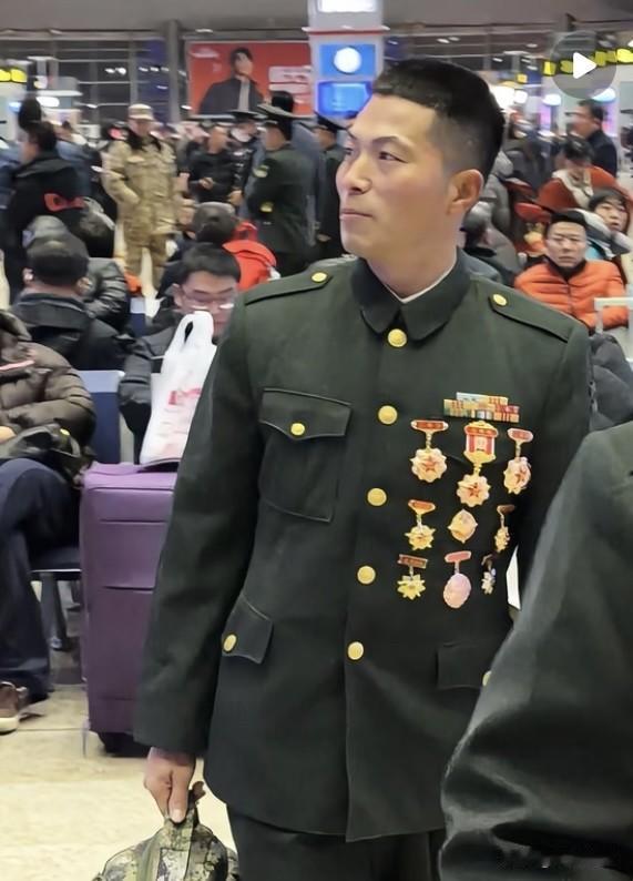哇，获奖这么多勋章，退伍转业能当多大的领导？