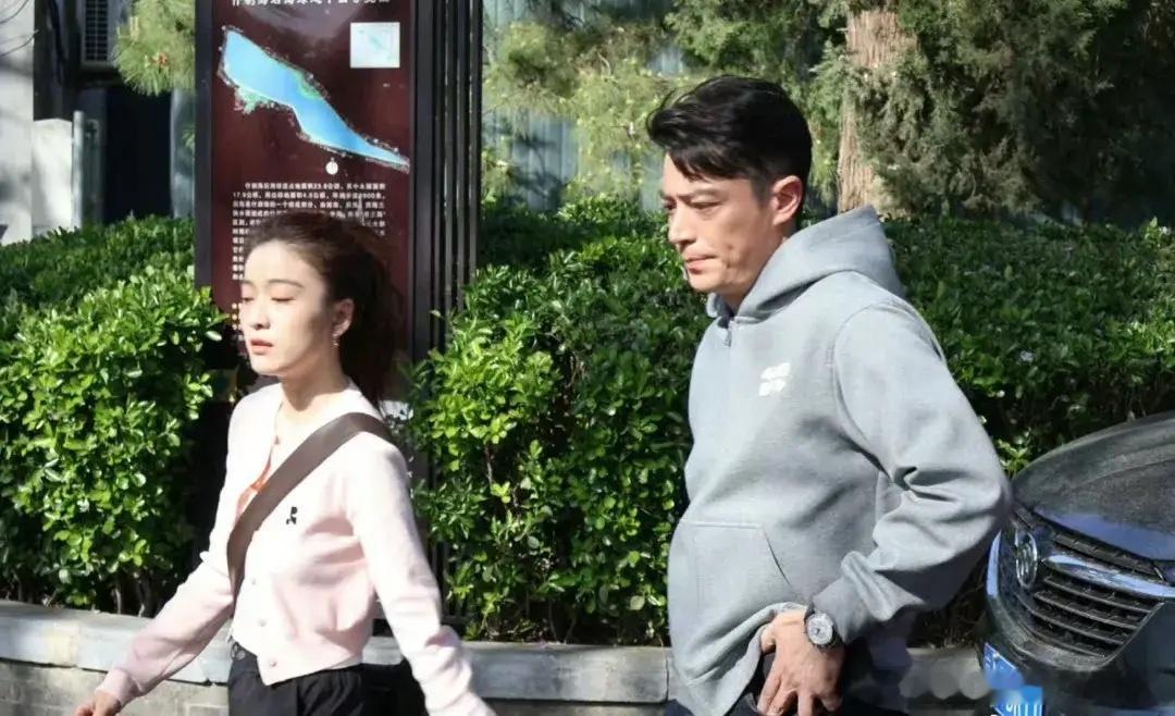 霍建华、张雪迎在《轻年》演情侣，两人年龄差了快二十岁啊[哆啦A梦害怕] ​​​
