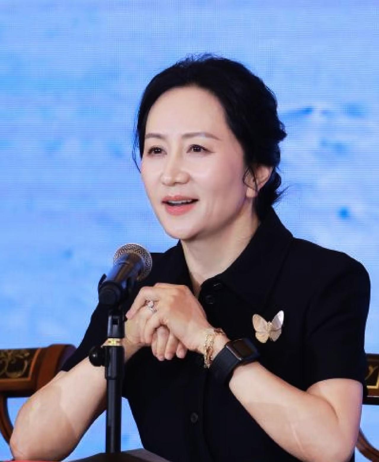 华为这回真是放大招了！孟晚舟在新年致辞里透露，2026年可不止是卖手机那么简单。