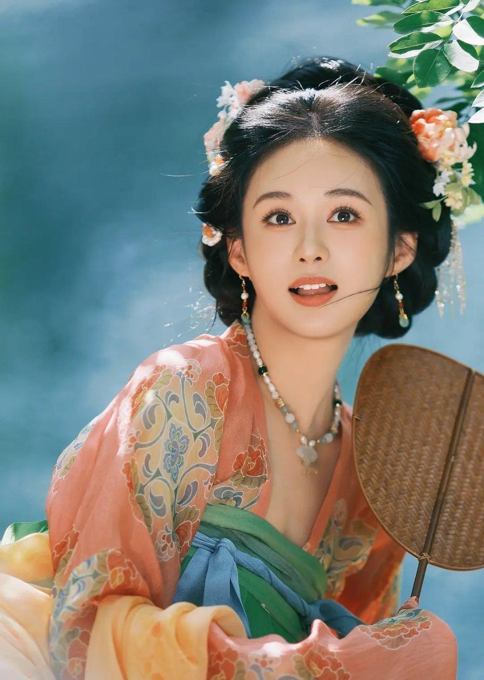 没有导演给郑合惠子来一个古偶剧本嘛 ​​​