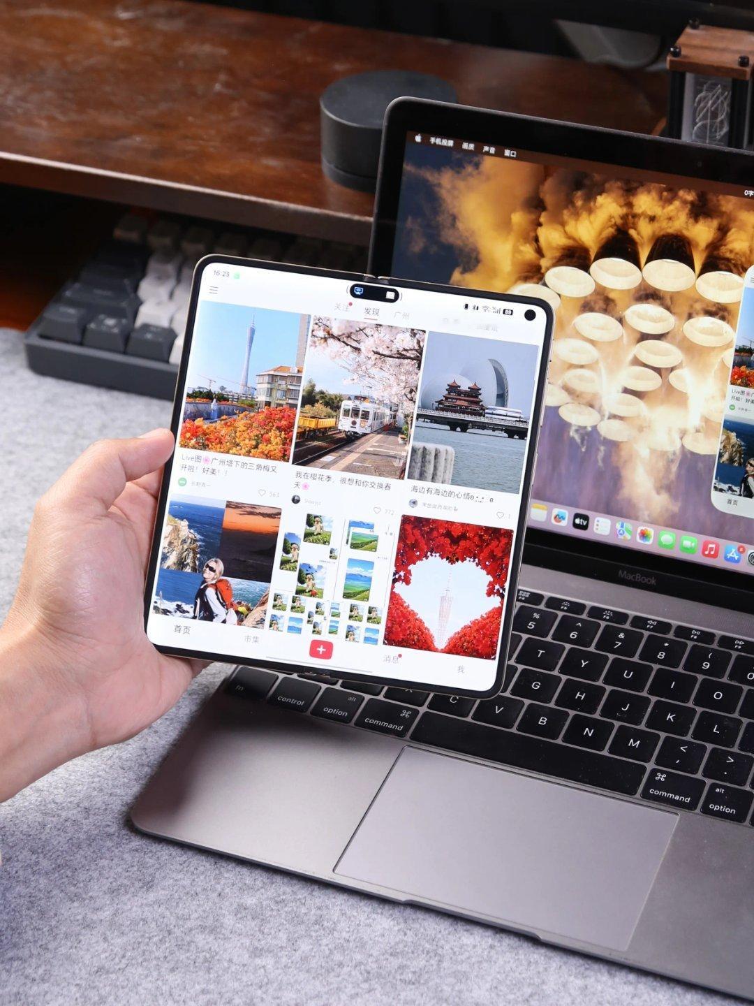 现在再看国产手机，竟然很多价格都过万了。基本就三种：1.折叠屏结构复杂、堆料猛、