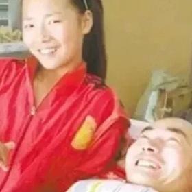 如果一个6岁的孩子突然告诉你，她要养活全家，你敢信吗？2001年，安徽汉子黄志仁