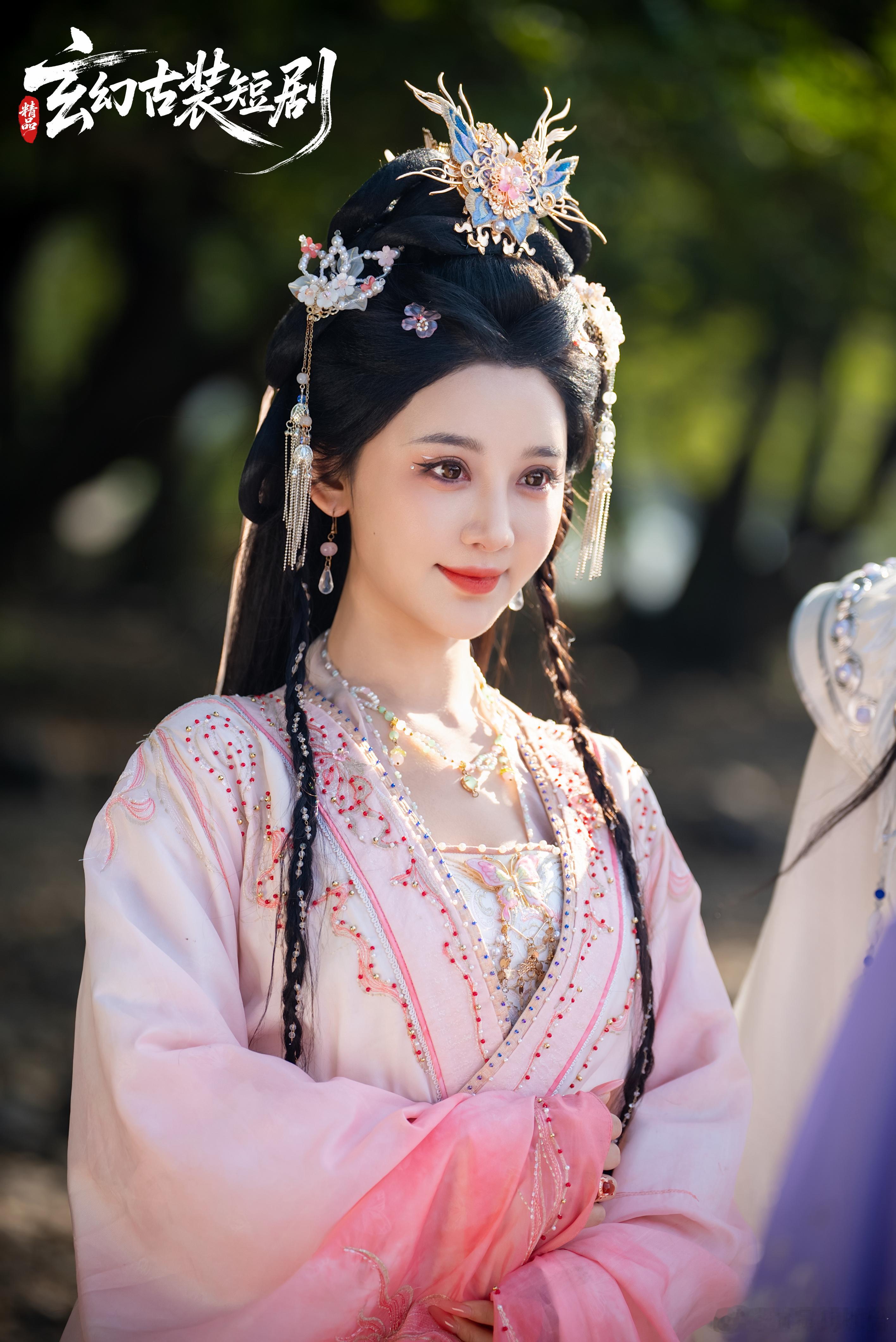 演员胡珈怡 《开局混沌剑体，打造不朽剑仙》红果上线啦~🔥🎉感谢捧场🥰 